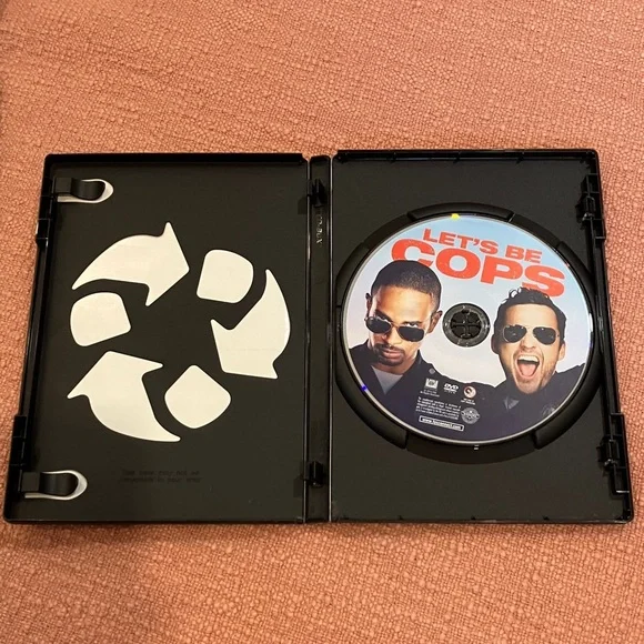 Let's Be Cops DVD - Picture 7 of 10